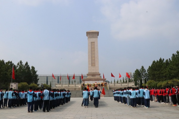 1775031953862285.jpg 致敬烈士.JPG